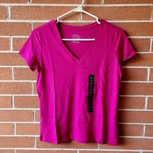 ⚡2/$20⚡Timeless V-Neck Tee - Banana Republic
